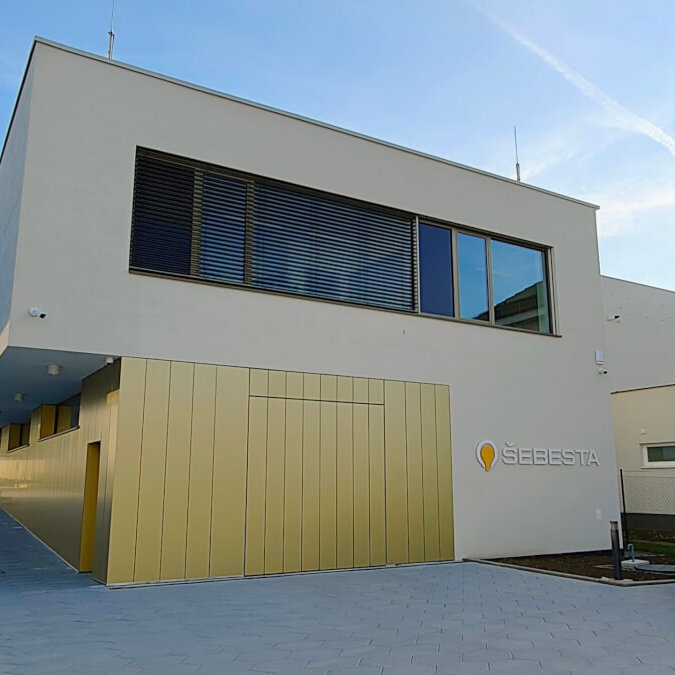 hliníková okna, dveře Schüco, Alubond, naložená vrata Hörmann N500