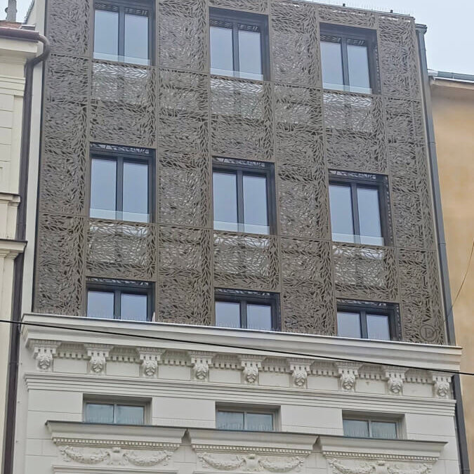 Prosklená fasáda Schüco + předvěšená designová fasáda